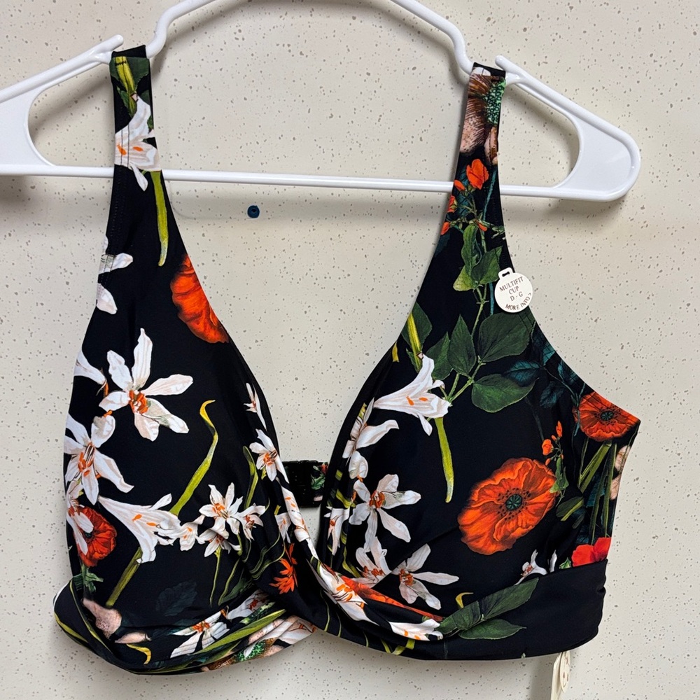 NWT- women’s Floral Black Bikini Top - size 22w